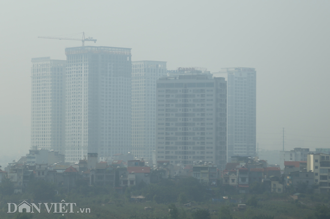 Ảnh: Hà Nội ô nhiễm không khí đạt mức có hại, trưa vẫn còn sương mù