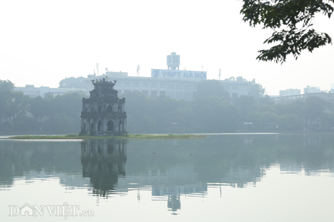 Ảnh: Hà Nội ô nhiễm không khí đạt mức có hại, trưa vẫn còn sương mù