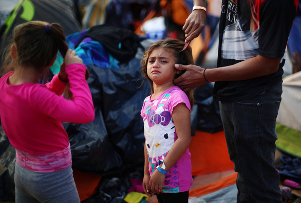 Cảnh khốn cùng của dân tị nạn bị kẹt ở biên giới Mỹ