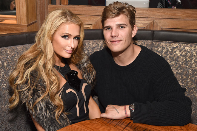 Paris Hilton nói gì sau khi hủy hôn và người tình kém 4 tuổi đòi nhẫn