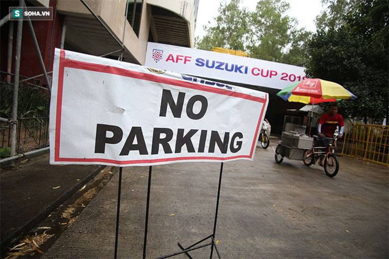 Cận cảnh nguy cơ cho đội tuyển Việt Nam: SVĐ lụp xụp, đầy ổ gà, ổ trâu