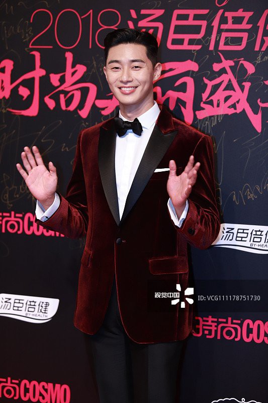 Đáng ngờ như cặp Thư Ký Kim Park Park: Ngoài mặt giả vờ bơ nhau, sau máy quay lại tíu tít