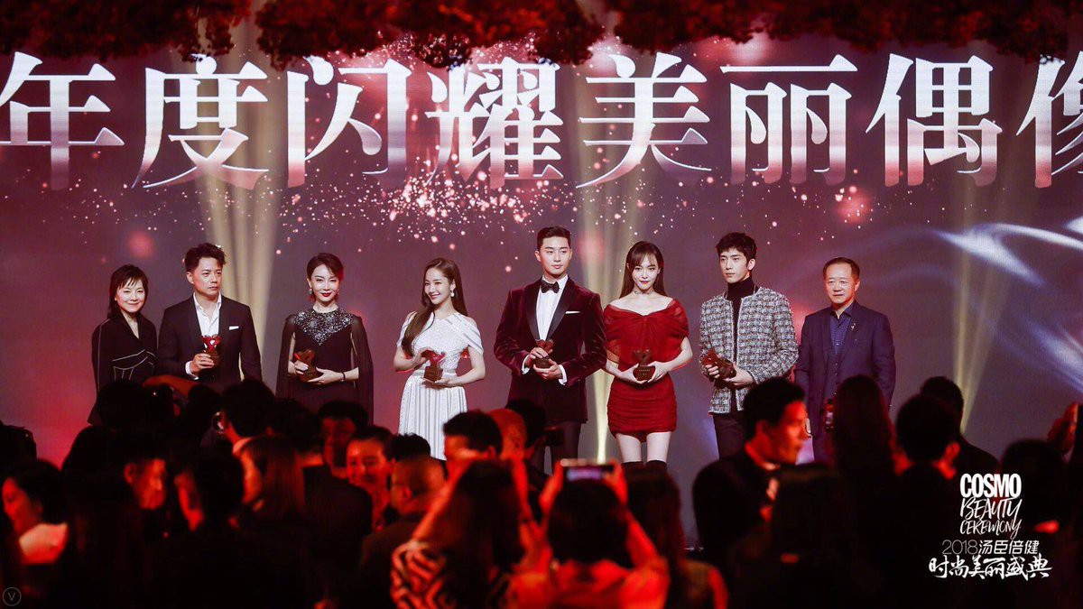 Đáng ngờ như cặp Thư Ký Kim Park Park: Ngoài mặt giả vờ bơ nhau, sau máy quay lại tíu tít