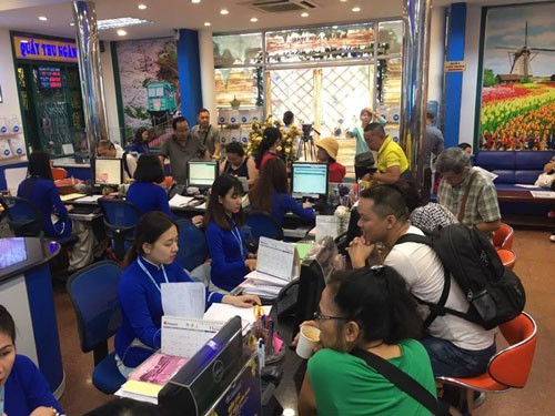 Nhộn nhịp tour sang Philippines xem tuyển Việt Nam đá bán kết AFF Cúp