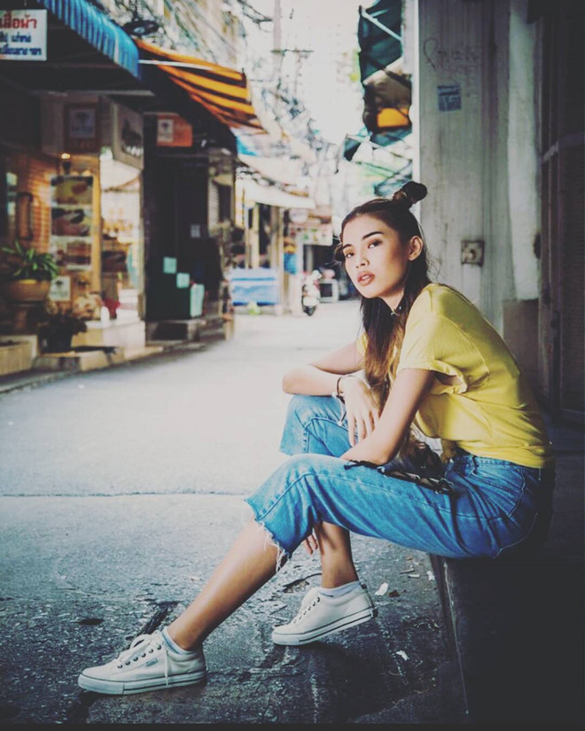 Nàng mẫu 9X Myanmar sở hữu môi tều quyến rũ