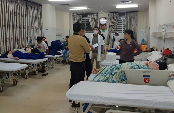 Hơn 60 người ngộ độc do ăn bánh mì