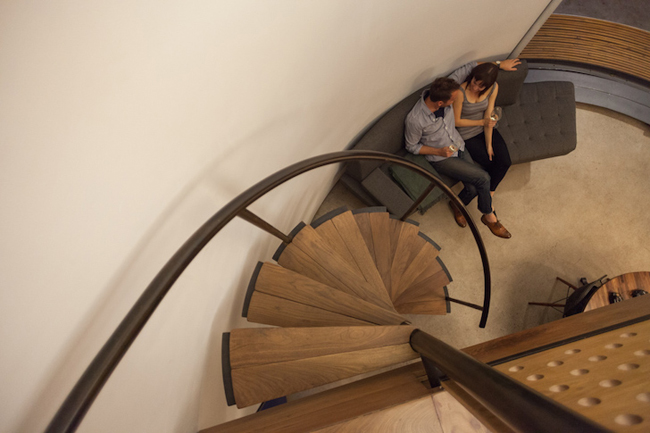 Nhà 34m2 vừa đẹp vừa thông minh của cặp vợ chồng trẻ khiến ai cũng mê