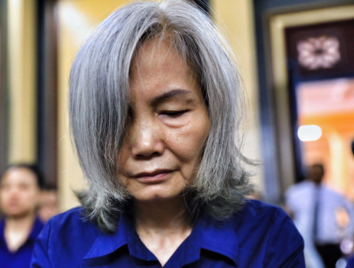 Ông Trần Phương Bình lén đứng tên vợ con mua 2,2 triệu cổ phần DAB