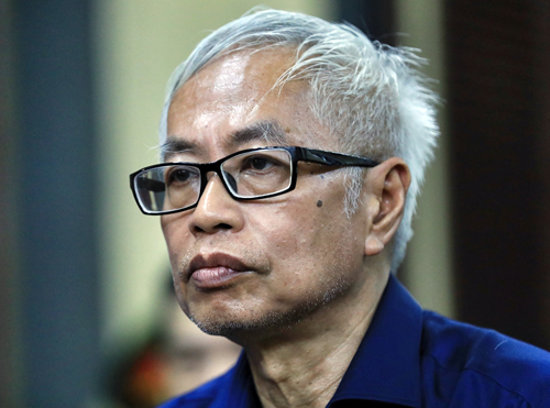 Ông Trần Phương Bình lén đứng tên vợ con mua 2,2 triệu cổ phần DAB