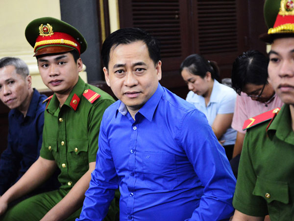 Trần Phương Bình khai thủ đoạn thâu tóm cổ phần Ngân hàng Đông Á