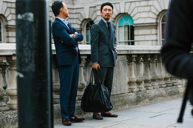 Đàn ông nghiện mua sắm và thích sống ảo trên mạng xã hội hơn phụ nữ