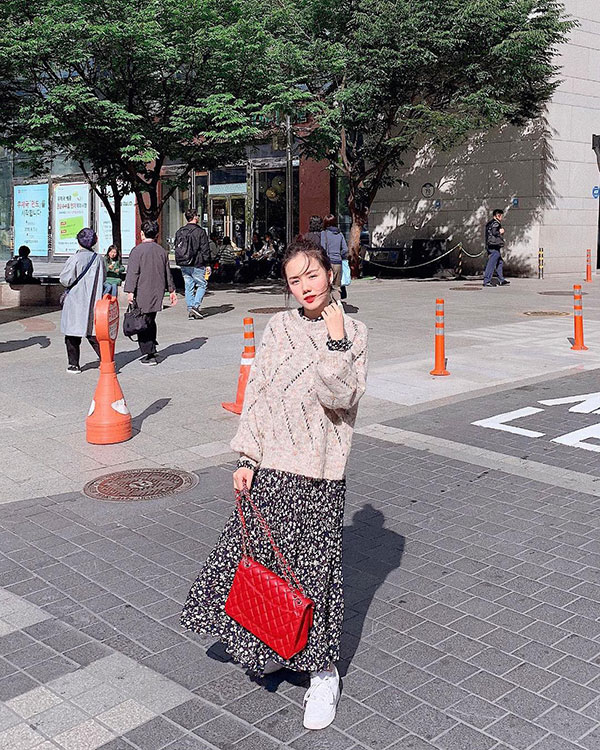 Muốn mặc đâu chuẩn đấy trong tiết trời se lạnh, bạn chỉ việc copy 10 công thức street style xuất sắc từ loạt hot girl Việt