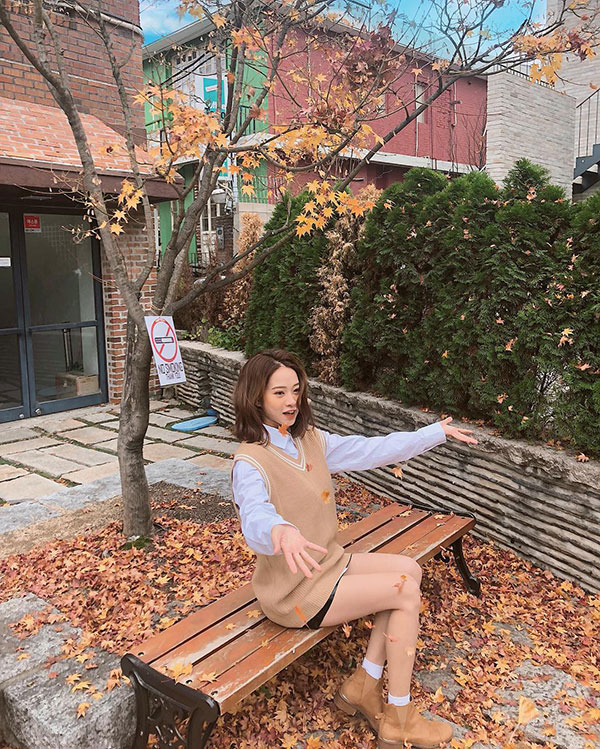 Muốn mặc đâu chuẩn đấy trong tiết trời se lạnh, bạn chỉ việc copy 10 công thức street style xuất sắc từ loạt hot girl Việt