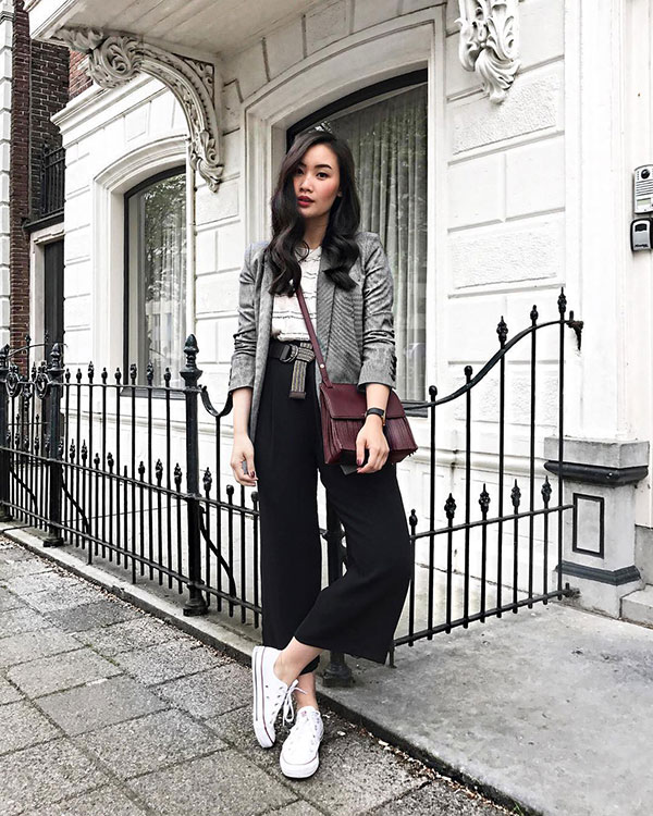 Muốn ăn gian chiều cao khi diện đồ ngày đông, bạn sẽ cần đến chiếc quần cạp cao tít cùng 3 cách mix&match; sau