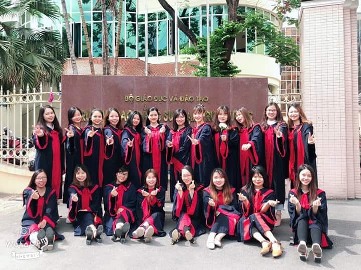 Sinh viên Bách khoa khổ sở khoe ảnh kỷ yếu chỉ có 2 nữ sinh còn bị phán: Con gái đi thuê về đấy, lớp không có mống nào đâu!