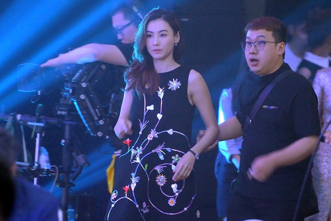 Trương Bá Chi vừa bí mật sinh con thứ ba?