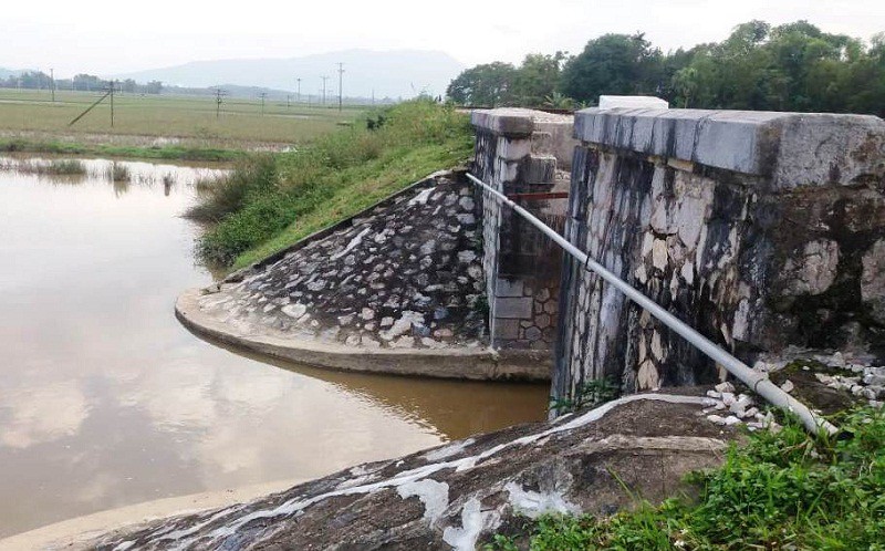 Xuất hiện mảnh giấy lạ tại ngôi nhà 2 vợ chồng chết bất thường ở Thanh Hóa