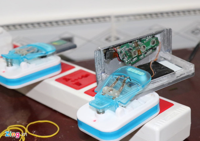 Nhóm người nước ngoài làm thẻ ATM giả để rút trộm 1,7 tỷ đồng