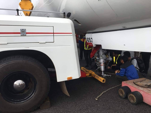 Tìm thấy 2 bánh máy bay Vietjet rơi ở sân bay Buôn Ma Thuột Tìm thấy 2 bánh máy bay Vietjet rơi ở sân bay Buôn Ma Thuột