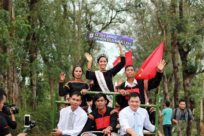 Nơi con gái thoải mái khoe ngực trần đẹp hoang dã hút hồn đàn ông