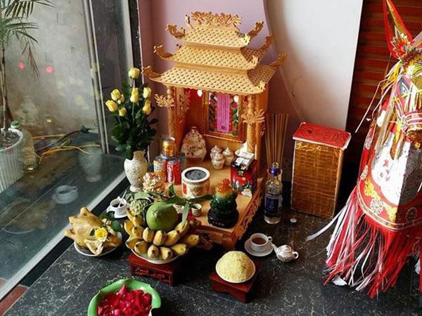 Sáng lẩm nhẩm bài khấn Thần Tài này trưa tiền ùa vào như vũ bão, lãi bạc tỉ