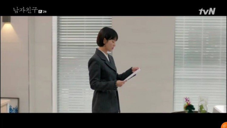 Encounter tập 2: CEO quyền lực Song Hye Kyo bất chấp hình tượng mò đến nhà trai trẻ Park Bo Gum