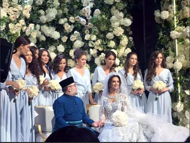 Hoa khôi Moscow vừa kết hôn Vua Malaysia bị khui quá khứ thác loạn