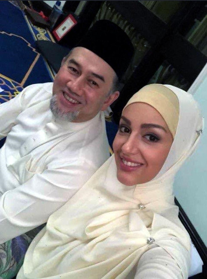 Hoa khôi Moscow vừa kết hôn Vua Malaysia bị khui quá khứ thác loạn