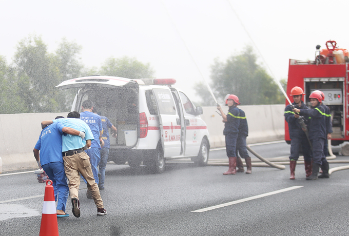 Diễn tập ứng phó tai nạn liên hoàn trên cao tốc Hà Nội - Hải Phòng