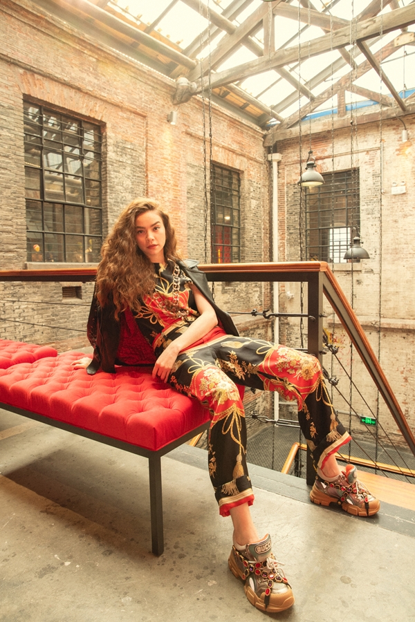 Hồ Ngọc Hà mặc sành điệu ở Thượng Hải