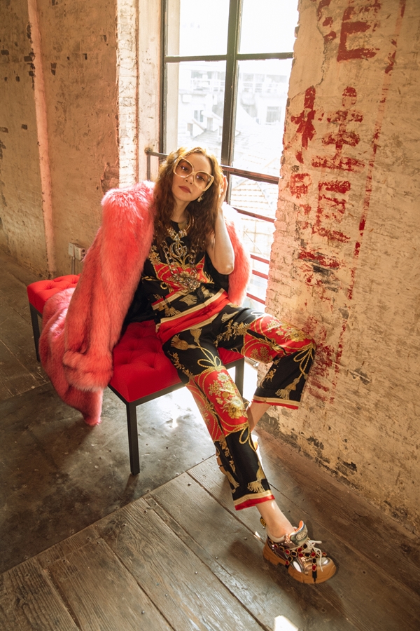 Hồ Ngọc Hà mặc sành điệu ở Thượng Hải