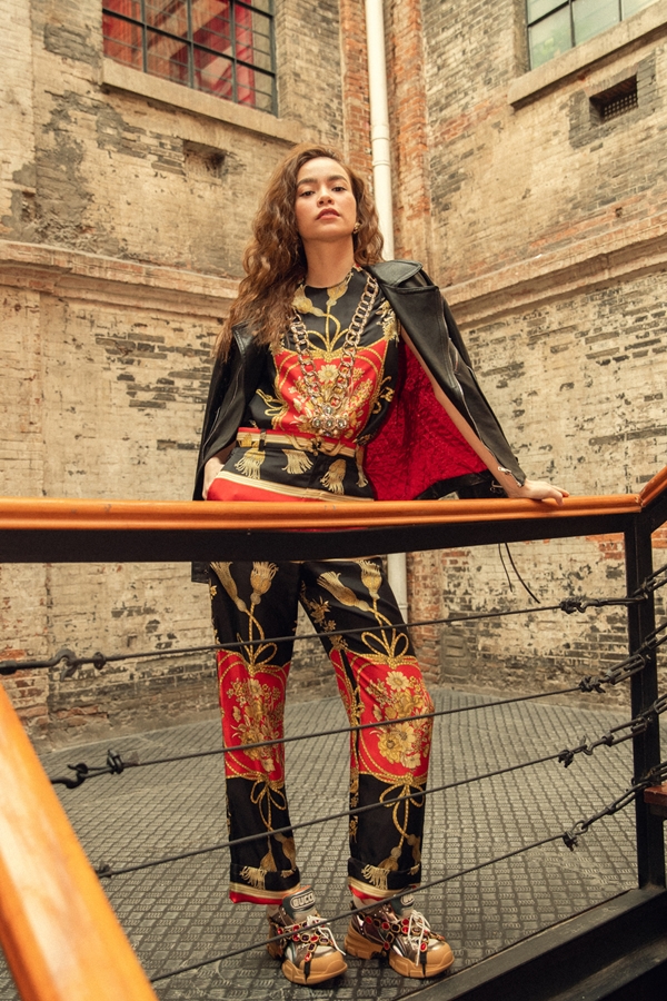 Hồ Ngọc Hà mặc sành điệu ở Thượng Hải