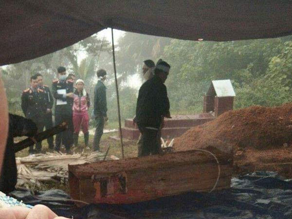 Con trai thú nhận sự thật rúng động khi công an khai quật tử thi người bố