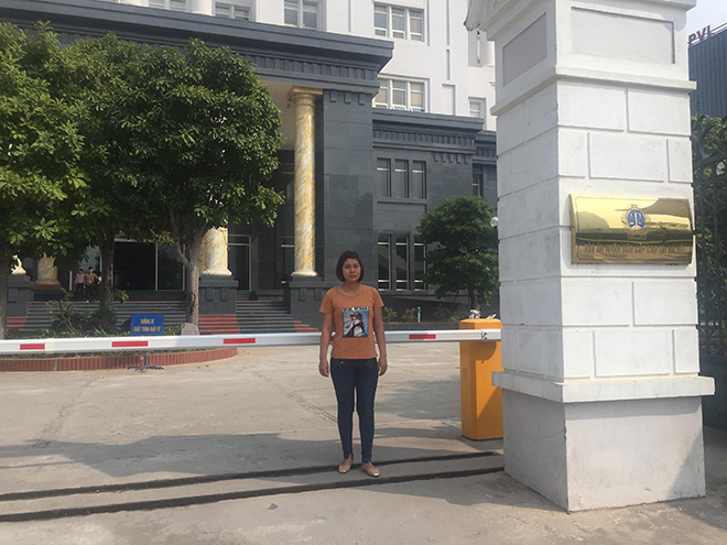 Vụ xe Innova lùi trên cao tốc: Nhận tin tòa hủy án, vợ tài xế container bật khóc