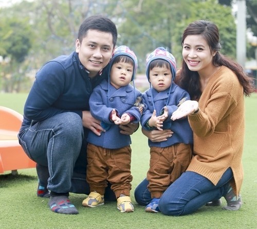 Cuộc sống gà trống nuôi con của MC Trung Nghĩa sau 2 năm ly hôn với MC Hoàng Linh