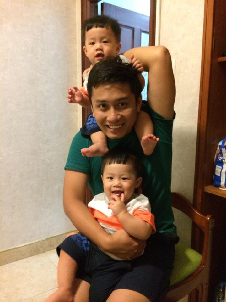 Cuộc sống gà trống nuôi con của MC Trung Nghĩa sau 2 năm ly hôn với MC Hoàng Linh