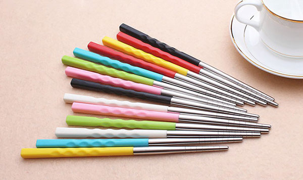 BS khuyến cáo: 3 loại đũa này tuyệt đối không nên mua về dùng, rất có hại cho sức khỏe