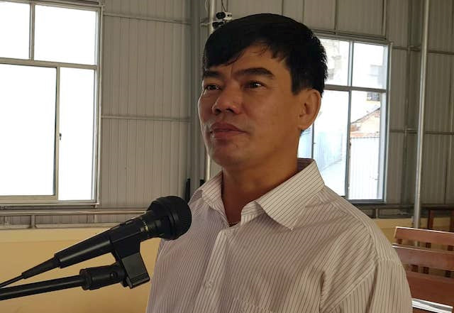 Cựu trưởng phòng doạ mài dao giết hiệu trưởng lĩnh 12 tháng tù