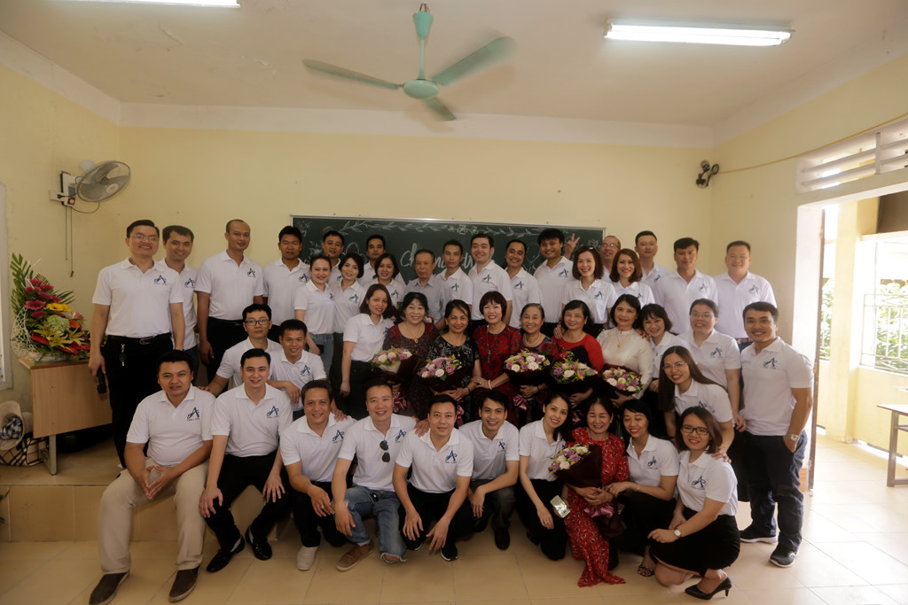 Lớp cấp 2 ở Nghệ An họp mặt sau 20 năm ra trường vẫn gần đủ sĩ số