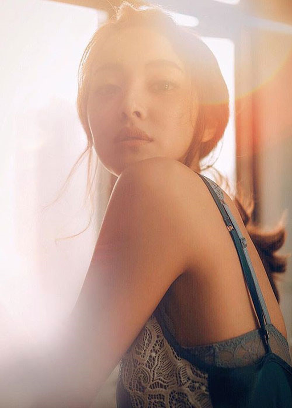 6 cặp đôi chú cháu gây bão showbiz châu Á: Nữ đẹp xuất chúng, nam gia thế khủng, riêng trường hợp cuối ngược lại