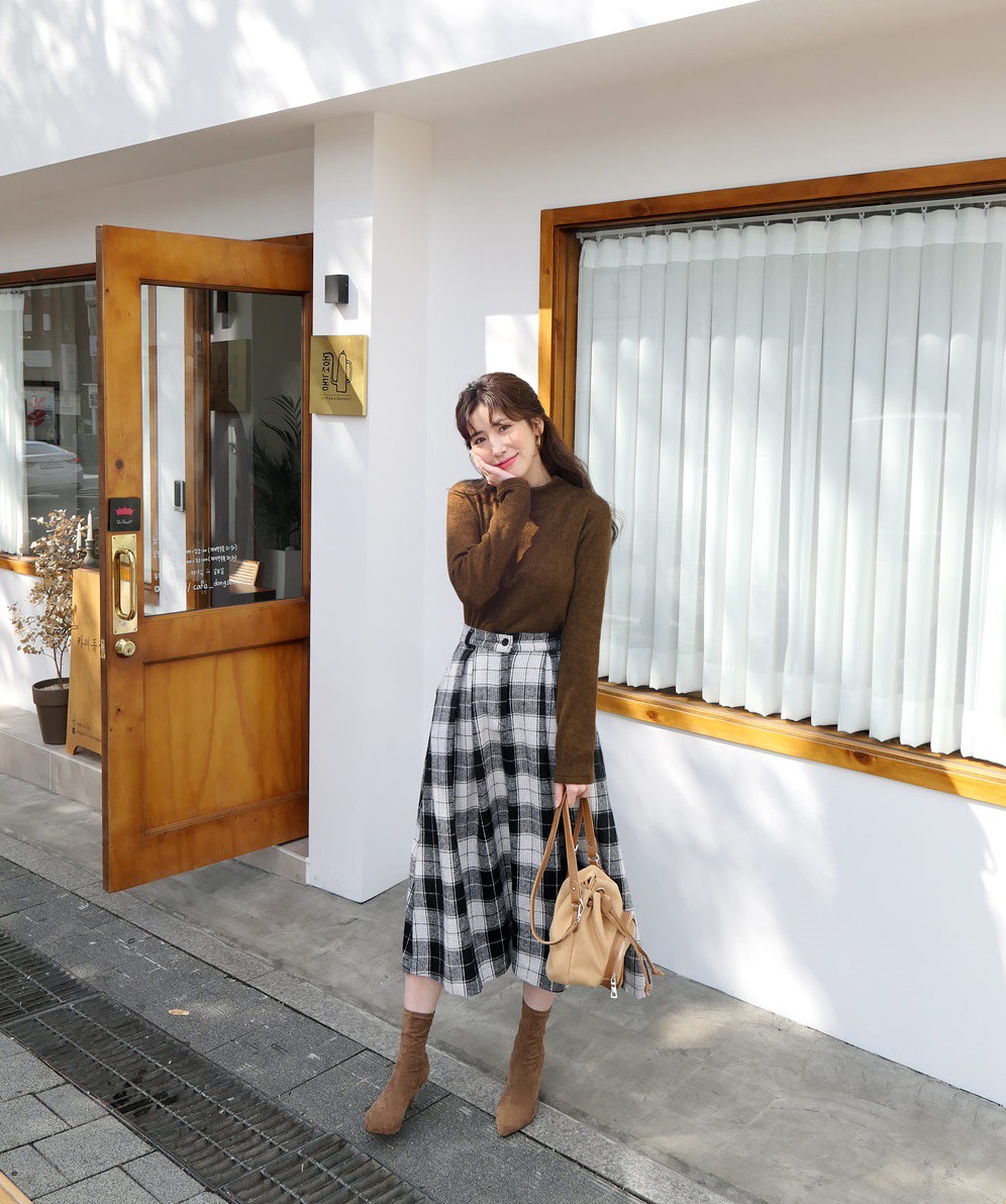 Sở hữu đôi chân cột đình cũng không thành vấn đề nếu các nàng biết 3 mẫu chân váy vừa điệu vừa nịnh dáng này