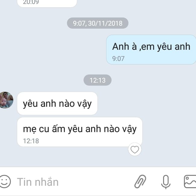 Cười bò với phản ứng của chồng khi nhận được lời yêu thương từ vợ bỉm sữa