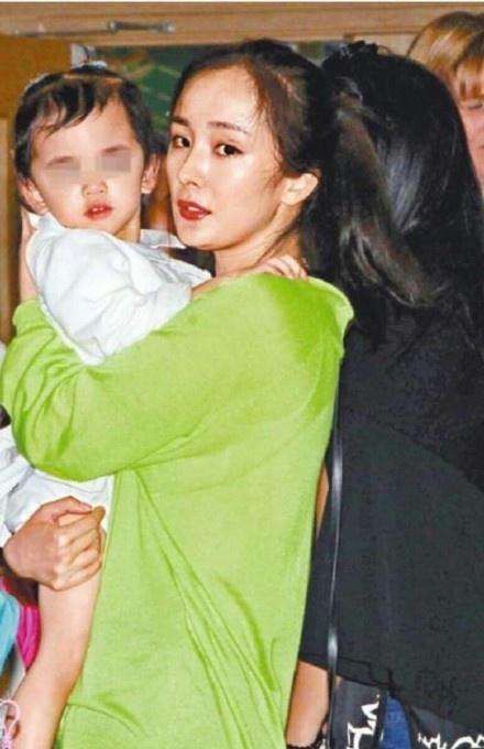 Dương Mịch trải lòng về con gái nhỏ sau hàng loạt chỉ trích mê tiền bỏ bê con
