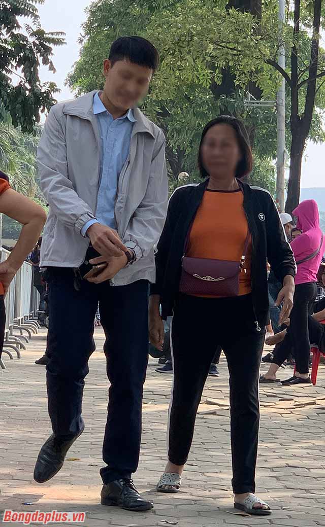 Cận cảnh màn ngã giá vé AFF Cup: Từ 1 triệu thổi lên 6 triệu đồng