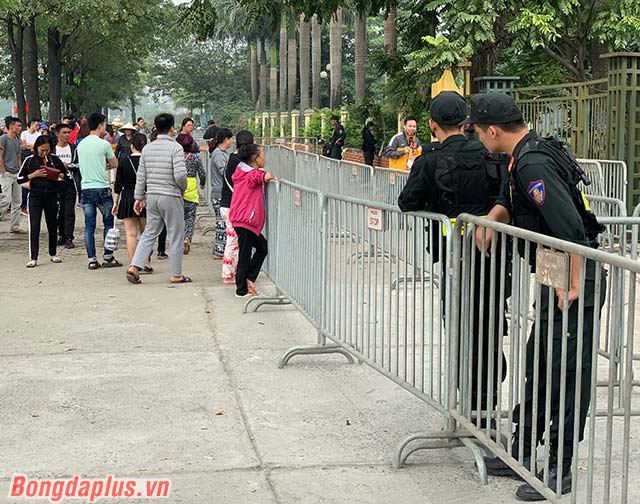 Cận cảnh màn ngã giá vé AFF Cup: Từ 1 triệu thổi lên 6 triệu đồng