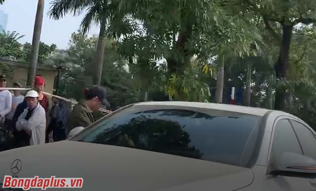 Cận cảnh màn ngã giá vé AFF Cup: Từ 1 triệu thổi lên 6 triệu đồng