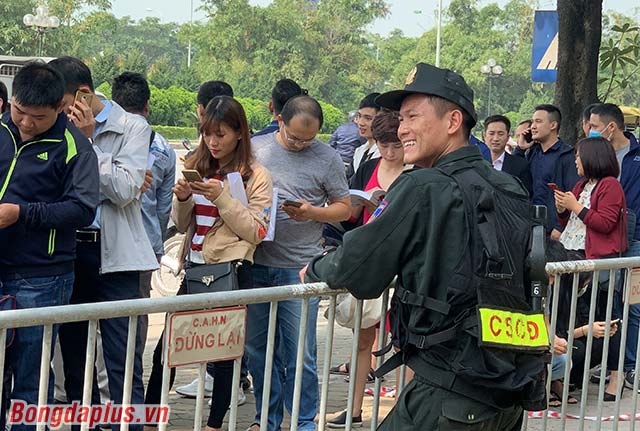 Cận cảnh màn ngã giá vé AFF Cup: Từ 1 triệu thổi lên 6 triệu đồng