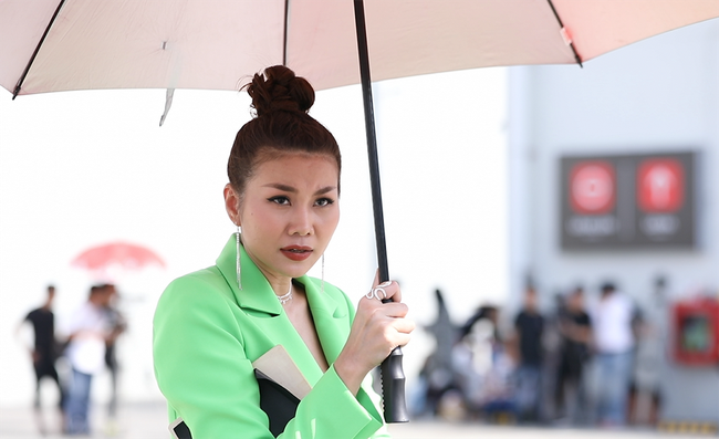 Vừa chỉ trích Minh Hằng thiếu trách nhiệm bỏ về trong tập trước, Thanh Hằng vùng vằng đe dọa thí sinh The Face chỉ có 9 tập thôi!