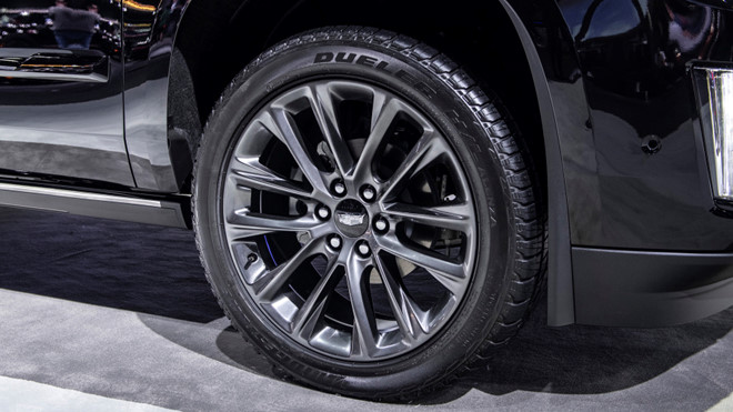 Cadillac Escalade thêm bản Sport giá rẻ nhất 85.000 USD