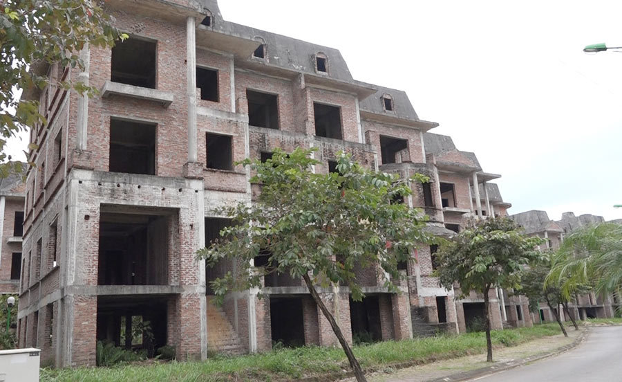 Biệt thự Pháp 10 năm hoang lạnh giữa Thủ đô: Bí ẩn ông chủ đại gia